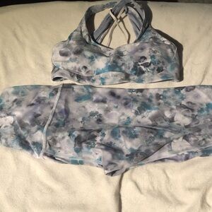EUC Lululemon Matching Set Kaleidofloral Multi Size 4 Blue Sports Bra & Leggings